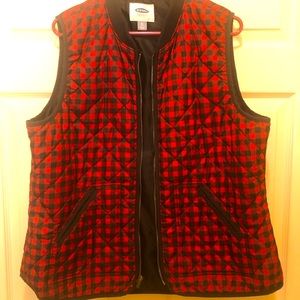 Old Navy XL light quilted red and v black checked vest